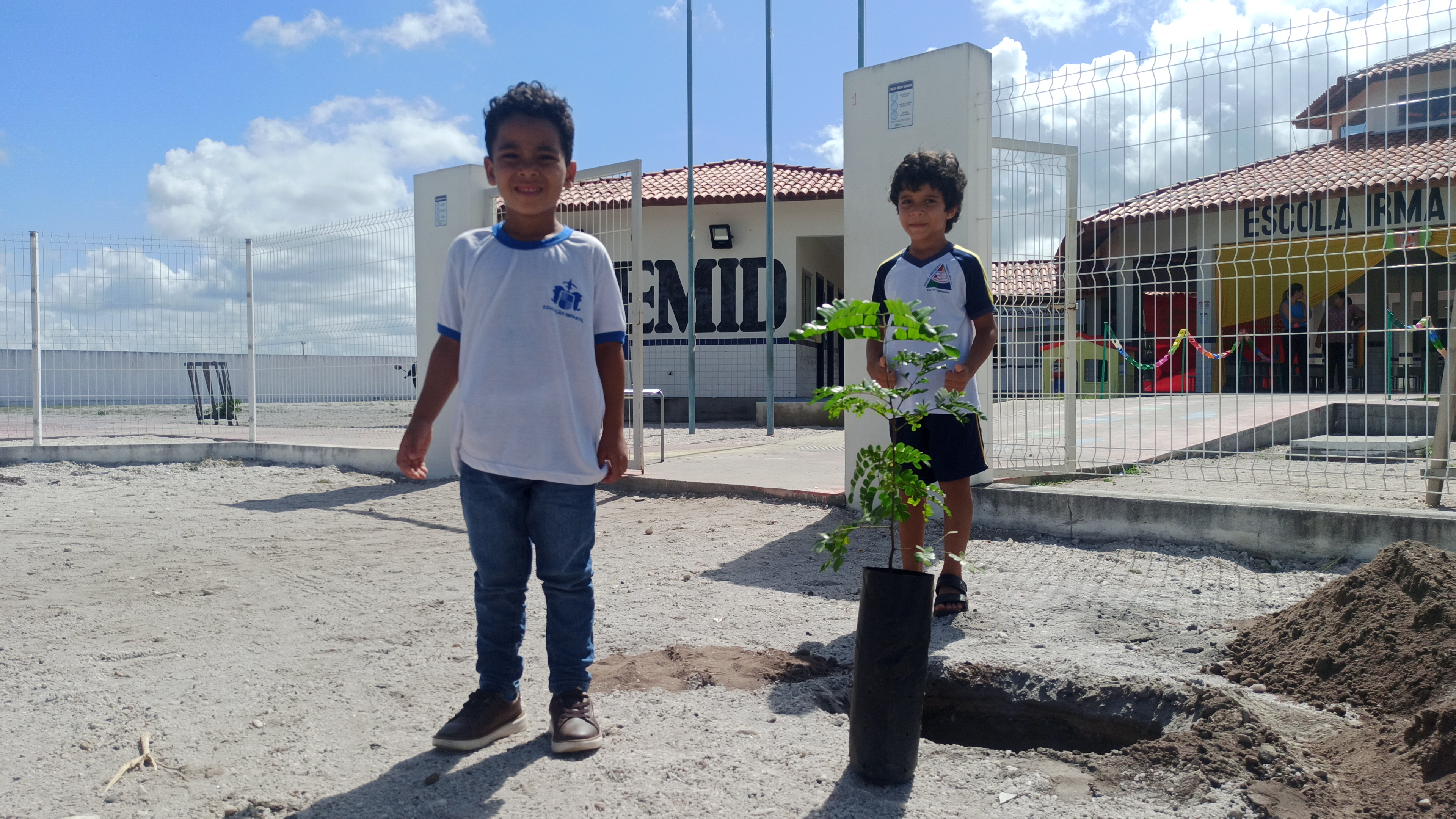Atividade na Escola Irmã Dulce